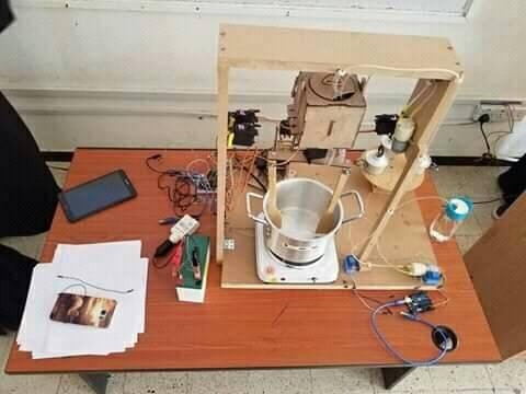 طالبات يبتكرن ريبورت آلي لطهي الطعام كمشروع تخرج من كلية الحاسوب