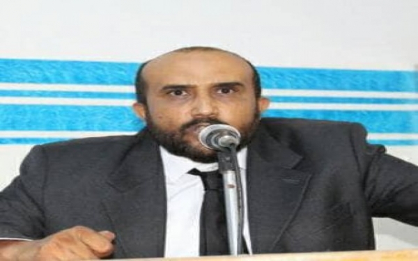 قرار حكومي بإيقاف وكيل وزارة الإعلام "أيمن النواصري" عن العمل وإحالته للتحقيق
