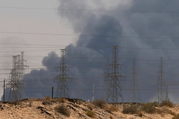 فرنسا: تبني الحوثيين للهجوم على منشأتي النفط السعوديتين "يصعب تصديقه"