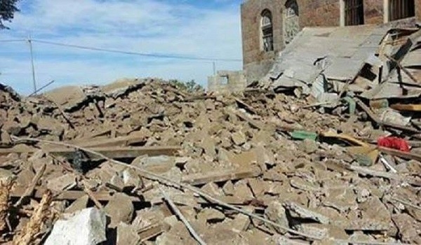 مليشيا الحوثي الإرهابية تُفجّر منزل مواطن في "الشقب" جنوب شرقي تعز