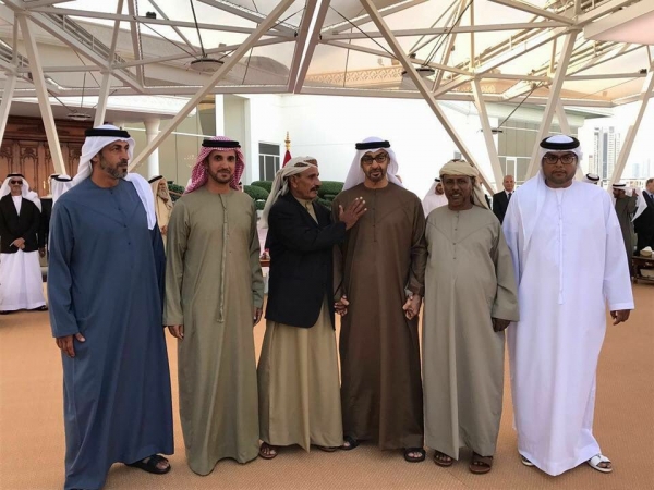 سقطرى: الإمارات تستنسخ مشائخ ووجاهات قبلية لتنفيذ مطامعها في الأرخبيل