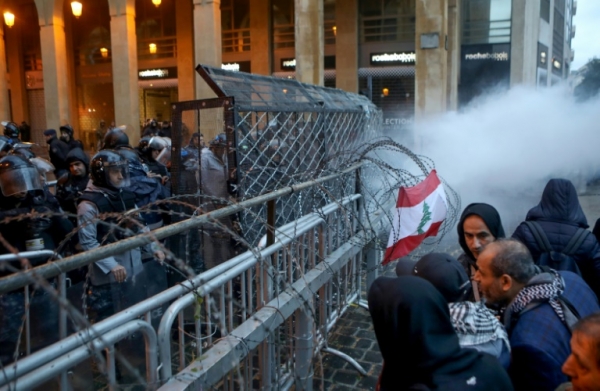 لبنان: مواجهات جديدة في بيروت غداة تظاهرات شهدت عنفاً غير مسبوق