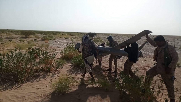 الجوف: قوات الجيش تسقط طائرة استطلاع حوثية