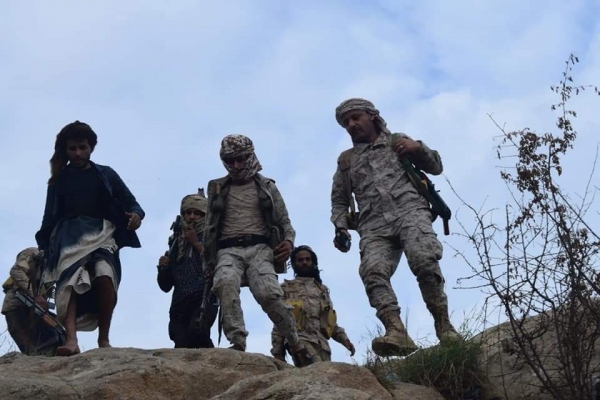 مقتل وإصابة خمسة جنود من قوات الجيش في قصف حوثي بصعدة