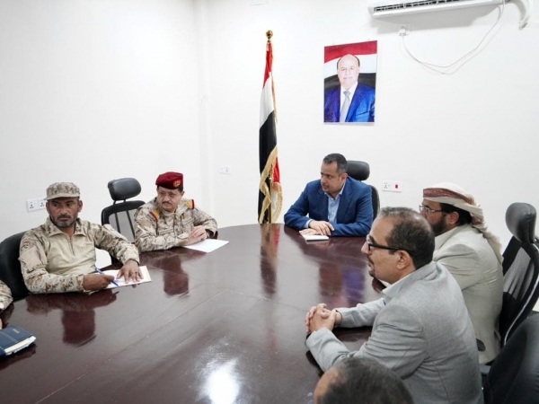 "الحوثي ينتحر على أعتاب مأرب".. - رئيس الوزراء: مأرب ستنتصر ولن نستجدي سلام يؤسس لدولة هشة وعنصرية