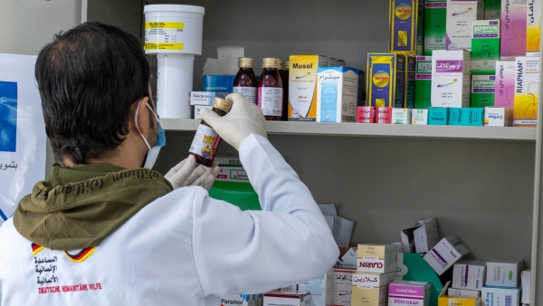 مليشيا "الحوثي" تغلق مخازن أدوية بصنعاء لرفضهم دفع جبايات مستحدثة