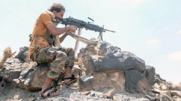 مأرب.. اندلاع معارك عنيفة بين قوات الجيش ومليشيا الحوثي في الجبهة الغربية