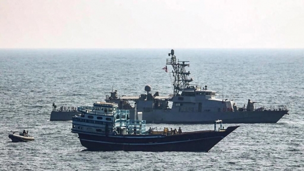 جماعة الحوثي تقول إنها استهدفت سفينة أمريكية في خليج عدن بصواريخ باليستية