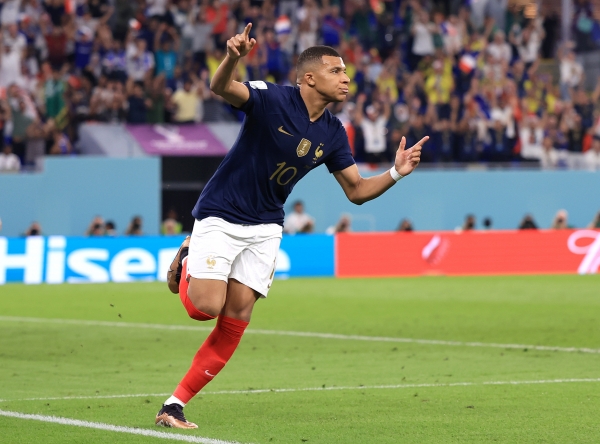 مبابي يقود فرنسا للفوز على الدنمارك والتأهل إلى ثمن نهائي كأس العالم