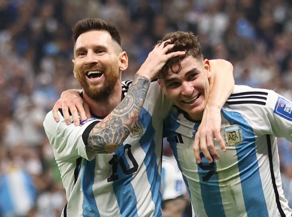 "اقترب من تحقيق حلمه".. ميسي يقود الأرجنتين إلى نهائي كأس العالم 2022