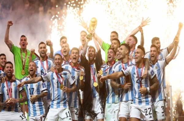 في مباراة نهائي مجنونة.. الأرجنتين تهزم فرنسا وتتوج بكأس العالم 2022