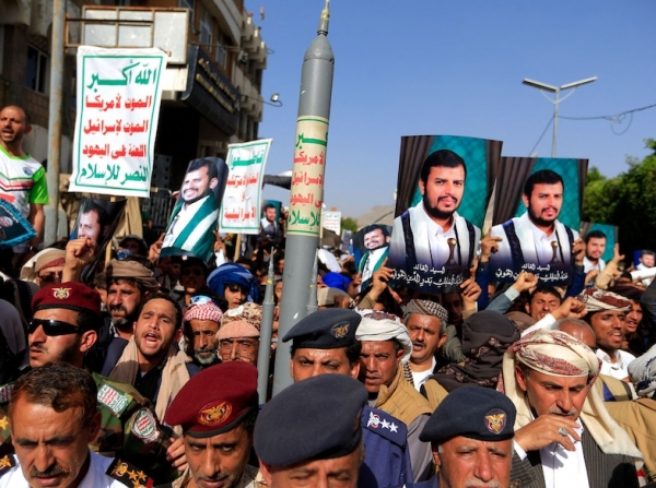 اليمن.. كيف طور الحوثيين استراتيجية متعددة المسارات في مواجهة السخط الشعبي ضدهم؟