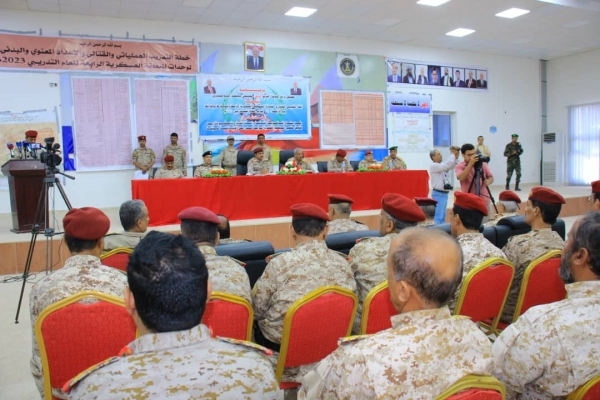وزير الدفاع: التهديدات الحوثية تتطلب مزيدًا من الجهود لتنظيم القوات المسلحة