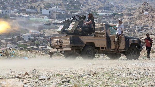 الجيش يفشل محاولات هجومية للحوثيين في تعز ويسقط مُسيّرة في صعدة