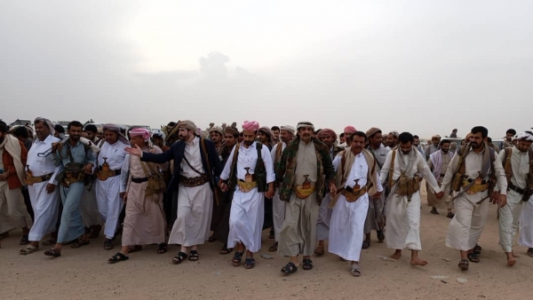 مأرب.. أسرة يمنية تعفو عن قاتل نجلها أمام حشد كبير من مشائخ القبائل