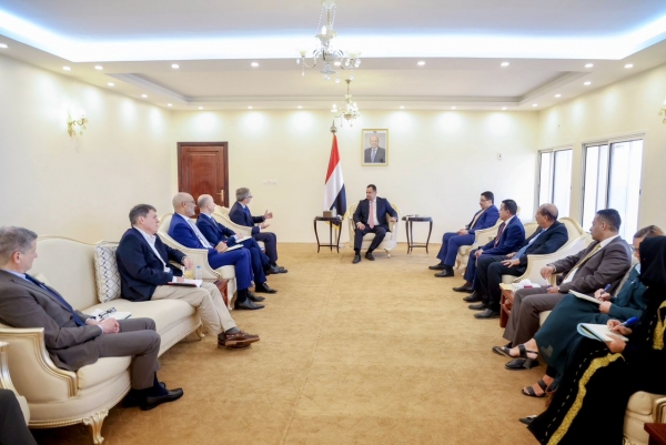 رئيس الحكومة يبحث مع بعثة وسفراء عدد من دول الاتحاد الأوروبي مستجدات أوضاع اليمن