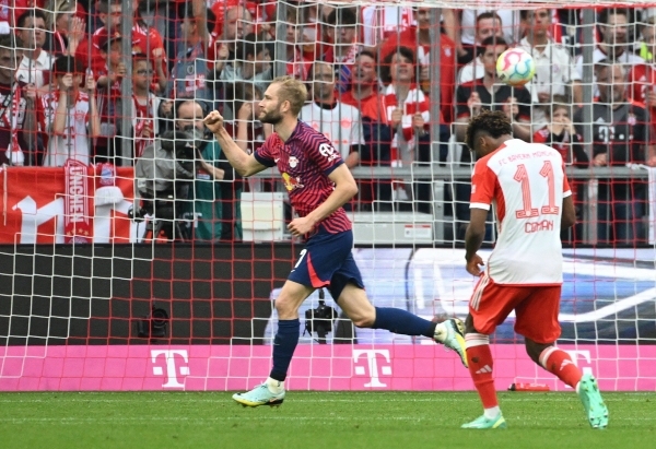 لايبزيغ يصعق بايرن ميونخ ويهدي دورتموند فرصة اقتناص لقب الدوري الألماني