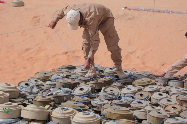 كشف عن بدء تدريب فرق يمنية - مدير مشروع "مسام": تطهير المحافظات المحررة من الألغام الحوثية ستستغرق 10 سنوات أخرى