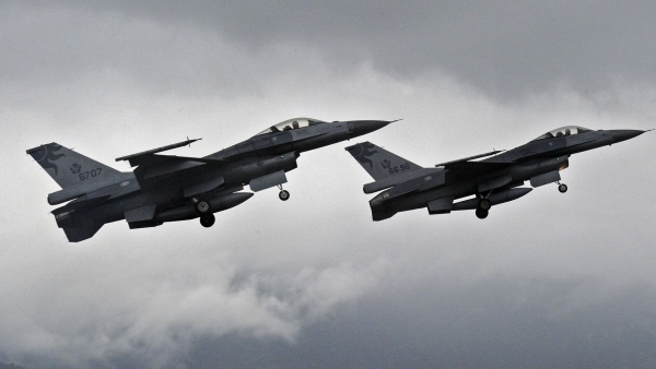مسؤول رفيع في البنتاغون: واشنطن سترسل طائرات "إف-16" إلى الخليج نهاية الأسبوع