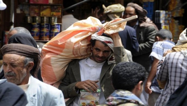 خبير اقتصادي: التطورات المتصاعدة في البحر الأحمر تؤثر بشكل مباشر على الواقع الاقتصادي والمعيشي في اليمن