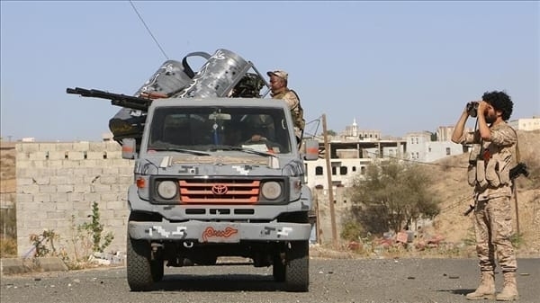 مقتل وإصابة ستة عناصر حوثية بنيران قوات الجيش شرق تعز