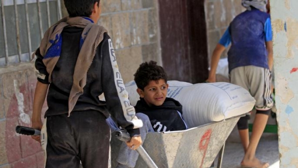 "الوضع نحو الأسوأ".. تحذيرات دولية من خطورة نقص تمويل المساعدات الإنسانية باليمن
