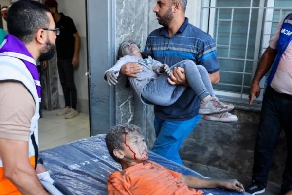 غزة.. مجازر إسرائيلية مستمرة وعدد الشهداء يتجاوز الألفين بينهم أكثر من 700 طفل