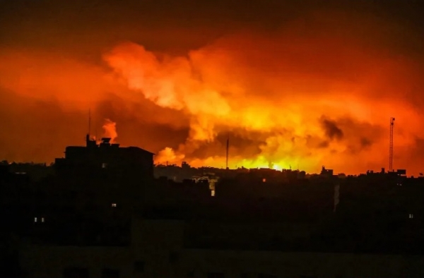 هيومن رايتس والعفو الدولية تحذران: قطع الاتصالات بغزة يهدد بإخفاء "فظائع جماعية" و"جرائم حرب"