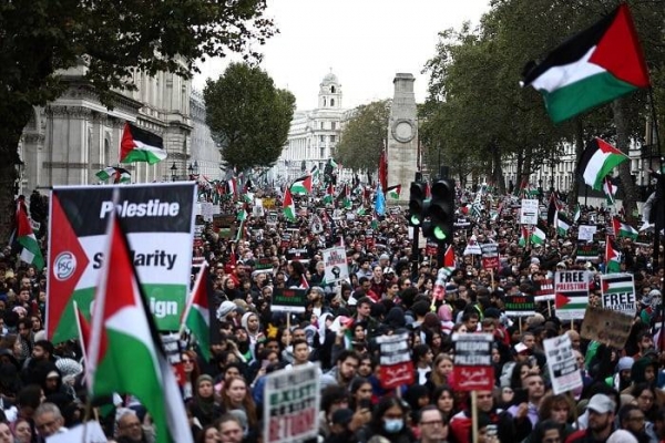 المتضامنون مع غزة: شيطنة الاحتجاجات من نيويورك إلى لندن