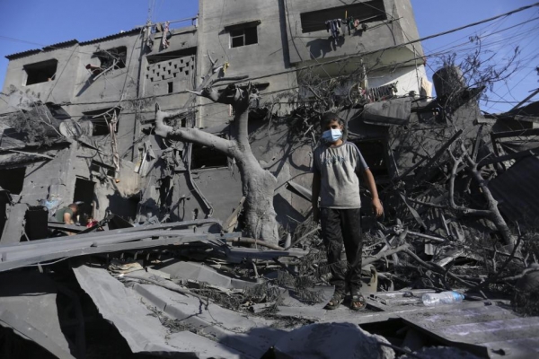 لا شيء فعلته حماس مقارنة بوحشية الاحتلال.. كاتب غربي: العالم يفشل بوقف إرهاب إسرائيل في غزة
