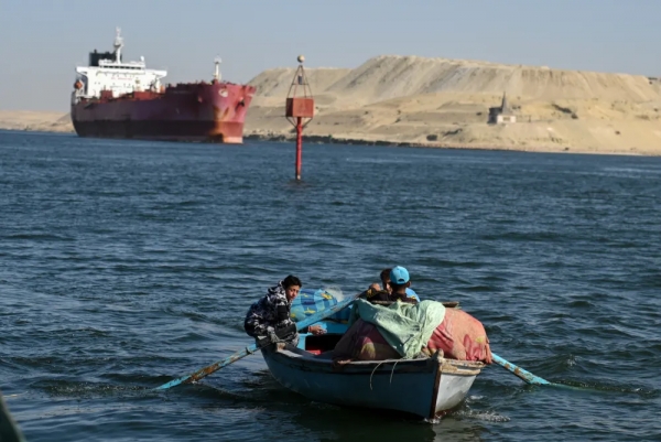 وزير التجارة اليمني يحذر من كارثة تواجه اليمنيين نتيجة التصعيد في البحر الأحمر
