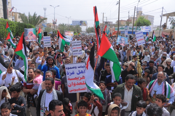 مظاهرات حاشدة في تعز ومأرب تضامنًا مع فلسطين وتنديدا باستمرار العدوان على غزة