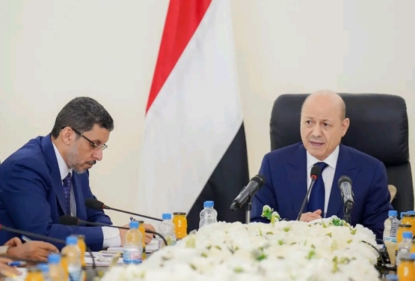 الرئاسي اليمني يوجه الحكومة بوقف أي تعيينات إدارية جديدة وإلغاء التعيينات السابقة المخالفة (وثيقة)