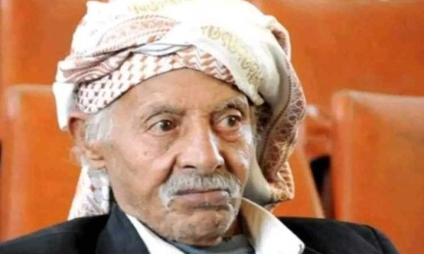 بعد عقود من استيقافه الزمن.. رحيل الكاتب "محمد المساح" أحد أعمدة الصحافة اليمنية