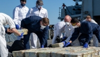 البحرية البريطانية تضبط شحنة مخدرات بقيمة 18 مليون دولار قبالة خليج عمان