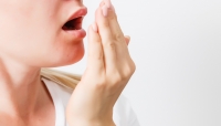 رائحة الفم الكريهة.. قد تدل على إصابتك بهذه الأمراض