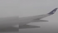 صاعقة تضرب طائرة ركاب أثناء هبوطها في مطار أنطاليا (فيديو)