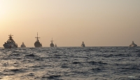 عسكرة الحوثي للبحر الأحمر.. أسطول روسي يعلن عبور عدة سفن حربية تابعة له مضيق باب المندب