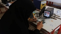تعز.. "رحمة عبد الواسع" أول امرأة مهندسة هواتف في جبل حبشي