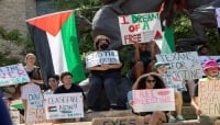 الشرطة الأمريكية تقتحم جامعة تكساس وتعتقل العشرات من المتظاهرين المتضامنين مع فلسطين