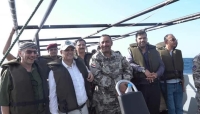 لأول مرة.. وزير يمني يتفقد موقع سفينة "روبيمار" الغارقة في البحر الأحمر